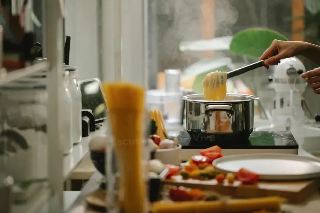 5 técnicas básicas de cocina que te harán sentir más seguro en clase